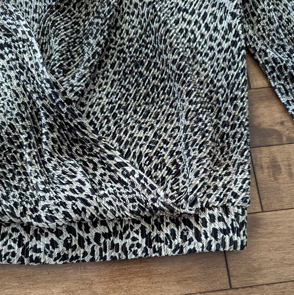 Dynamite Cropped Animal Print Silky Wrap Top Blouse - Picture 7 of 11